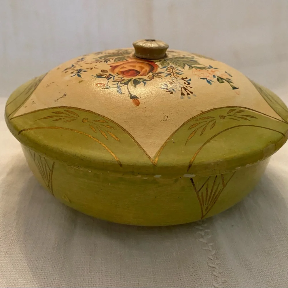 Vintage 1950’s floral green Japan painted paper mache lidded box-Dresser Jewelry